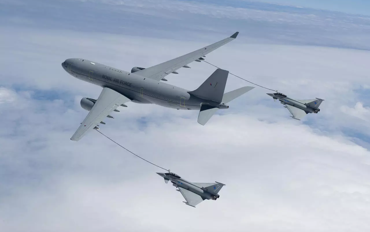 f16-mrtt-refueling